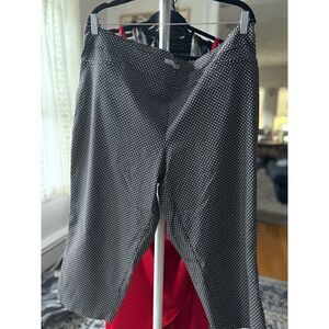 Dalia Stretch Dotted Capris